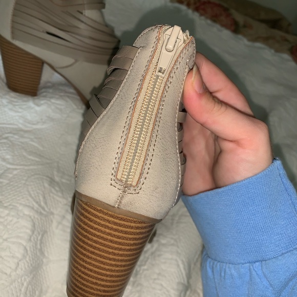 Cute Booties - Picture 2 of 3